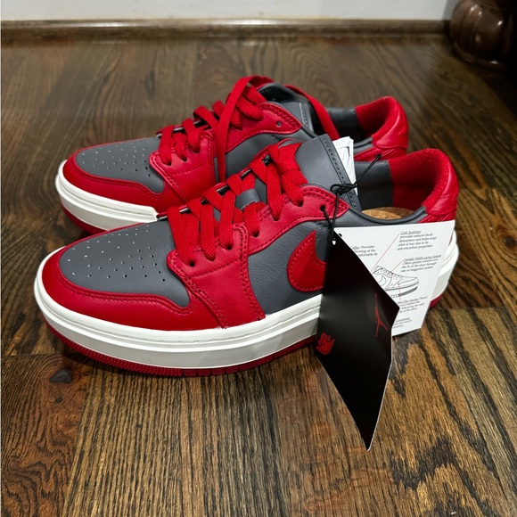 NIB Nikes red & gray Nike jordans Air 1 - Picture 1 of 3